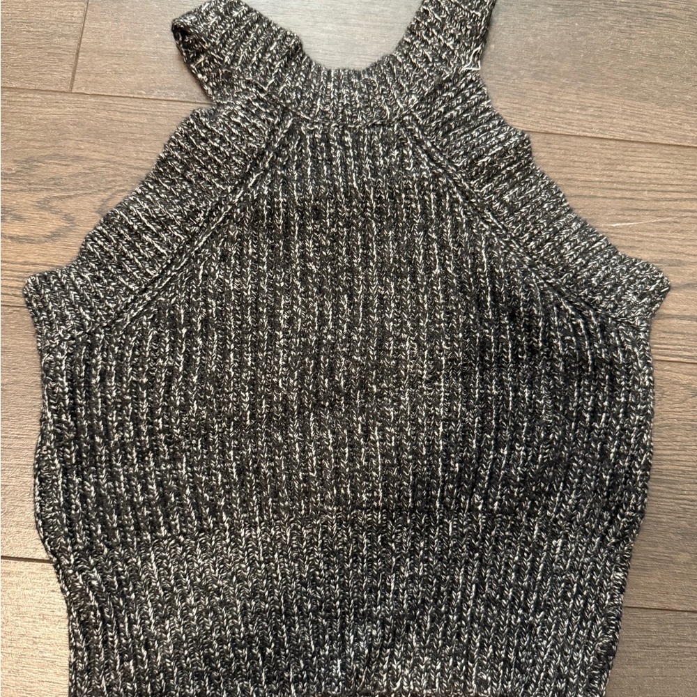 Aritzia Black and White Knit Crop Top
